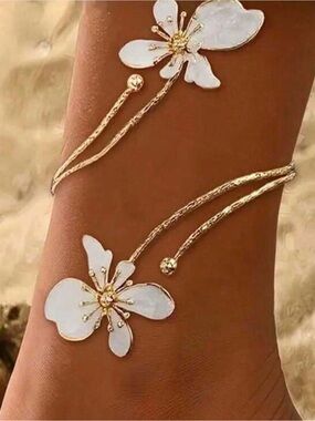 Gold & White Floral Anklet Set
